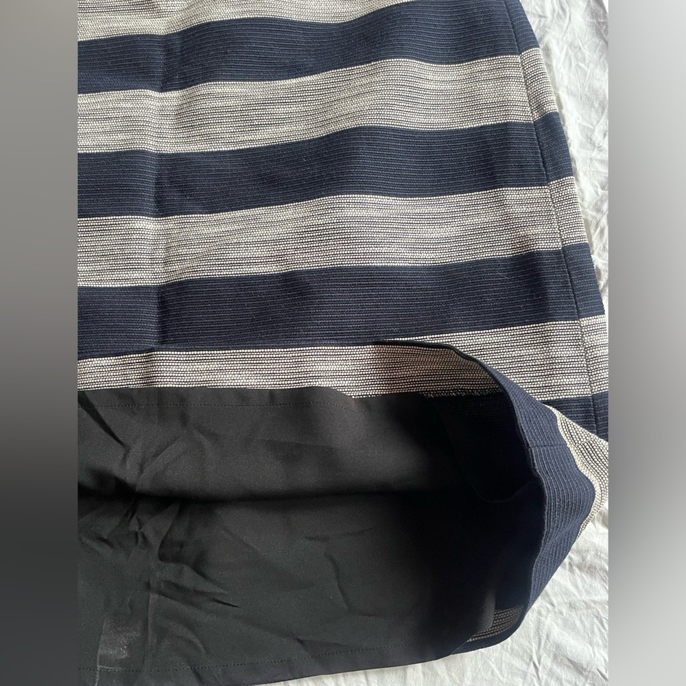 Ann Taylor LOFT Striped Navy Blue and Gray Women's Skirt Size 14 - Picture 8 of 12